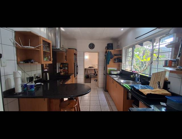 4 BEDROOM FREEHOLD FOR SALE IN WESTBROOK